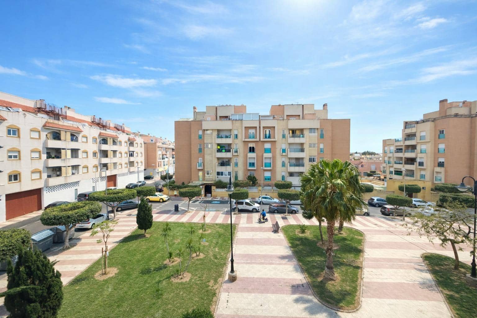 3 bedroom Flat for rent in Roquetas de Mar with garage - € 700 (Ref: 9729344)