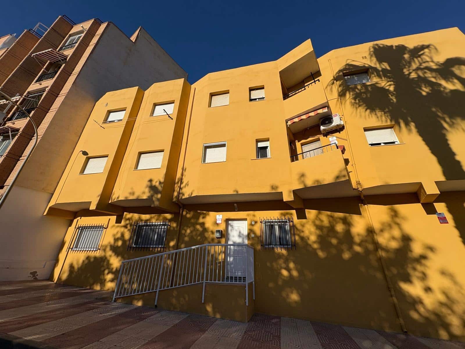 2 bedroom Flat for sale in Aguadulce (Almeria) - € 149,000 (Ref: 9735677)