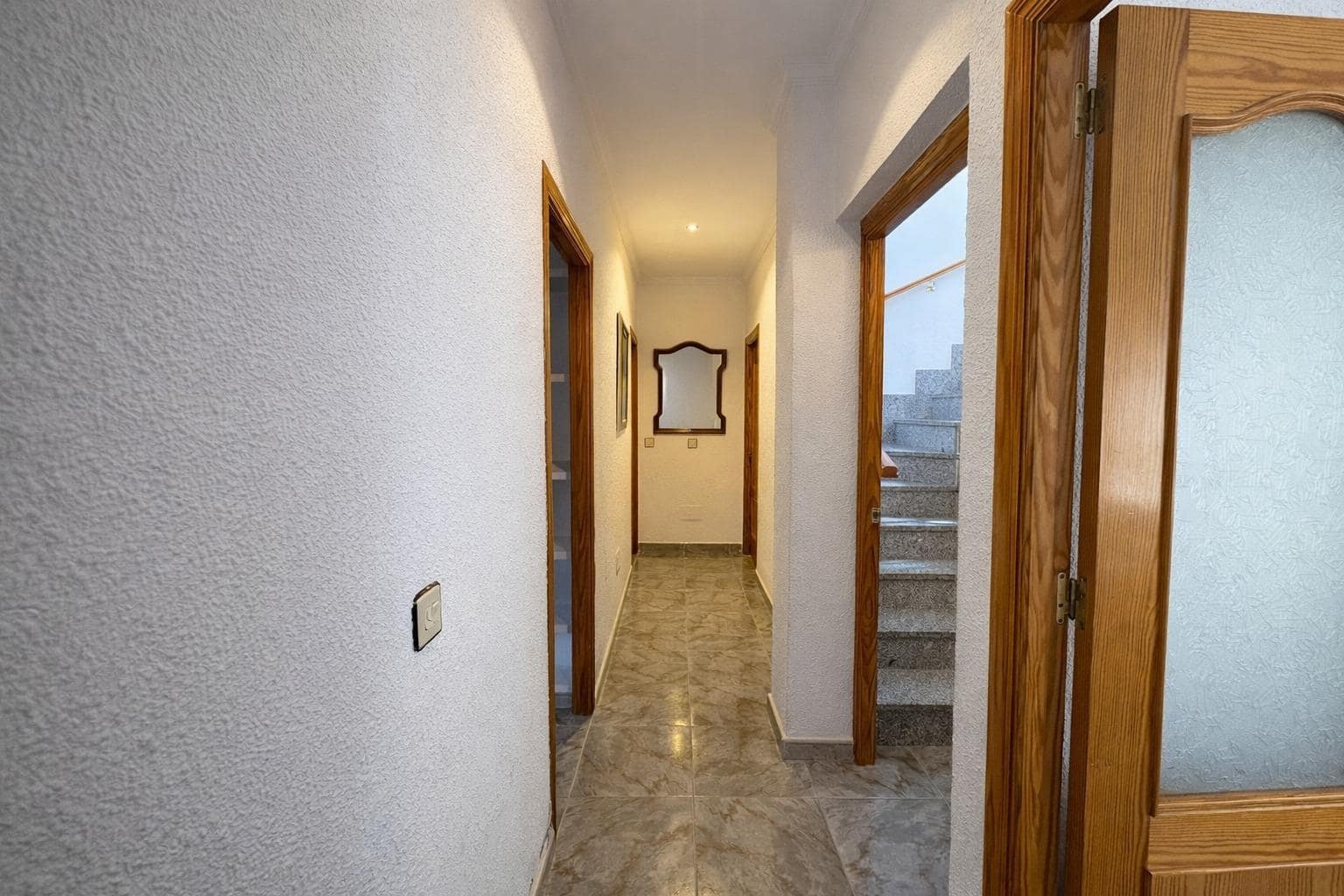 6 bedroom Apartment for sale in Roquetas de Mar - € 250,000 (Ref: 9735678)