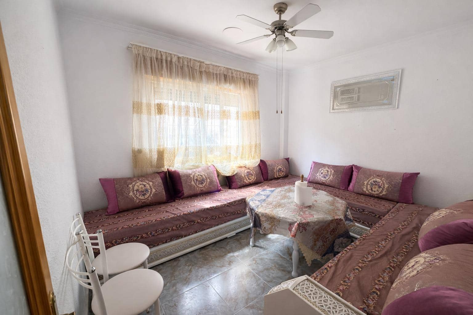 6 bedroom Apartment for sale in Roquetas de Mar - € 250,000 (Ref: 9735678)