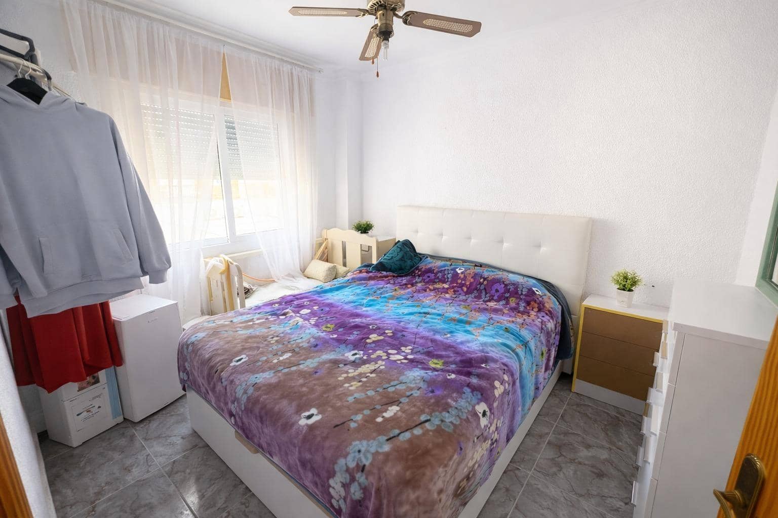 6 bedroom Apartment for sale in Roquetas de Mar - € 250,000 (Ref: 9735678)