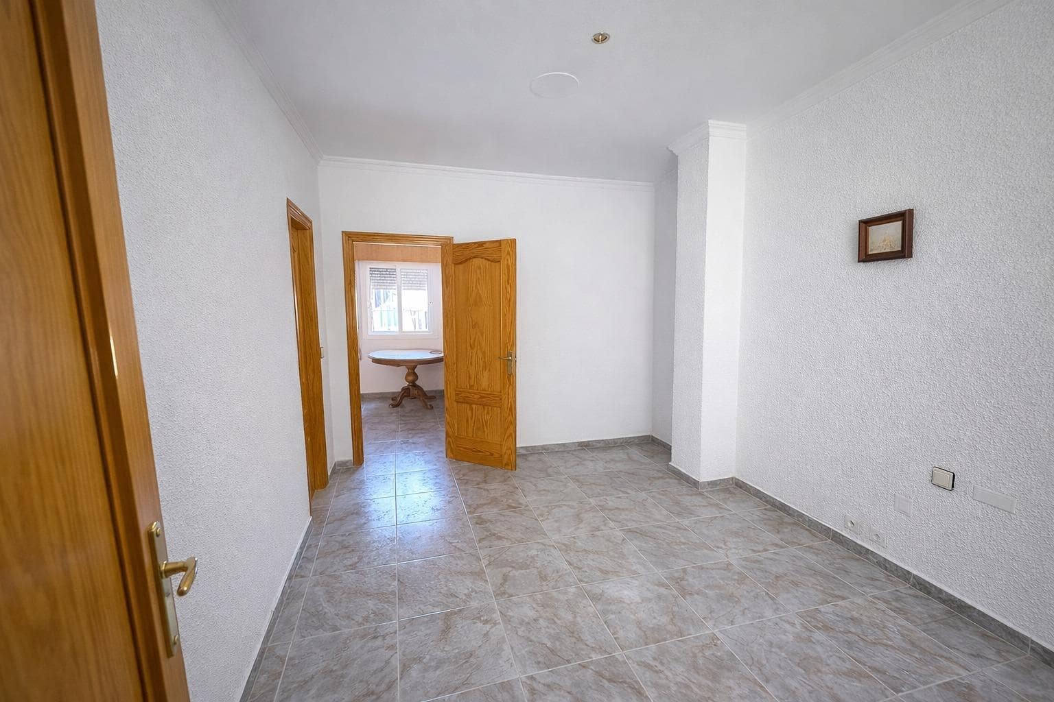 6 bedroom Apartment for sale in Roquetas de Mar - € 250,000 (Ref: 9735678)