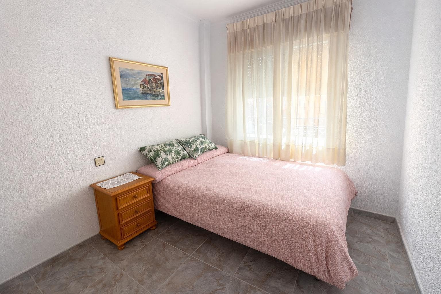 6 bedroom Apartment for sale in Roquetas de Mar - € 250,000 (Ref: 9735678)