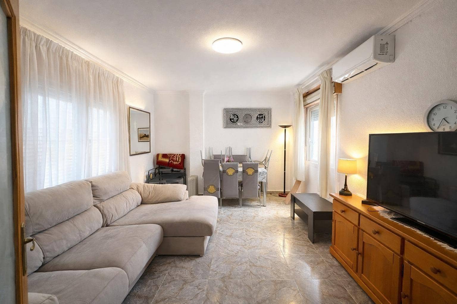 6 bedroom Apartment for sale in Roquetas de Mar - € 250,000 (Ref: 9735678)