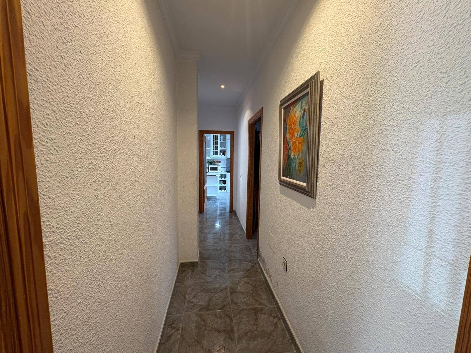 6 bedroom Apartment for sale in Roquetas de Mar - € 250,000 (Ref: 9735678)