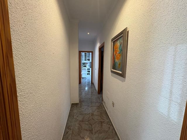 6 slaapkamer Appartement te koop in Roquetas de Mar - € 250.000 (Ref: 9735678)