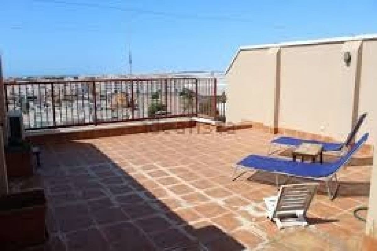 Ático de 3 habitaciones en Roquetas de Mar en venta con garaje - 165.000 € (Ref: 9738930)