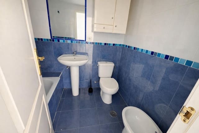 Ático de 3 habitaciones en Roquetas de Mar en venta con garaje - 165.000 € (Ref: 9738930)