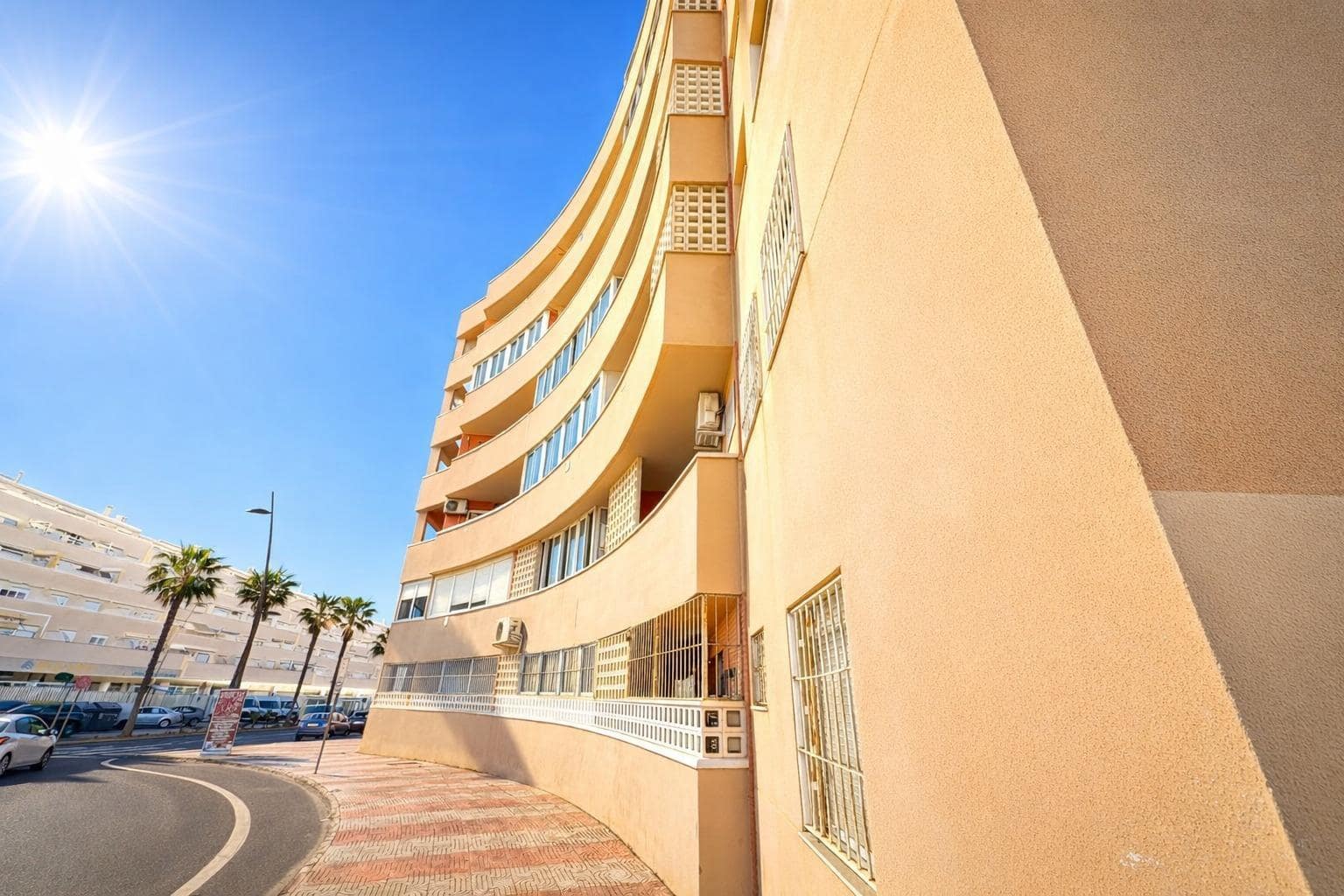 Ático de 3 habitaciones en Roquetas de Mar en venta con garaje - 165.000 € (Ref: 9738930)