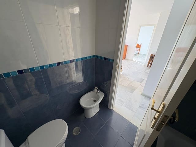 3 slaapkamer Penthouse te koop in Roquetas de Mar met garage - € 165.000 (Ref: 9738930)