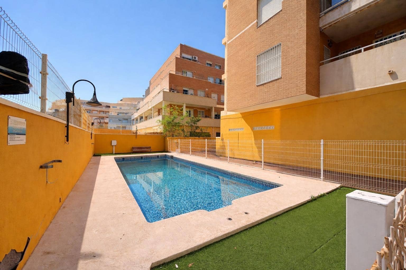 2 soverom Leilighet til salgs i Roquetas de Mar med garasje - € 169 900 (Ref: 9738931)