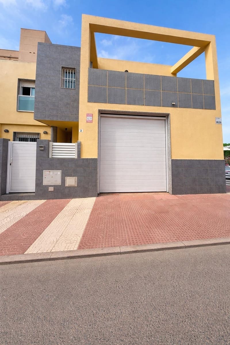 4 soverom Rekkehus til salgs i Roquetas de Mar med garasje - € 210 000 (Ref: 9752146)