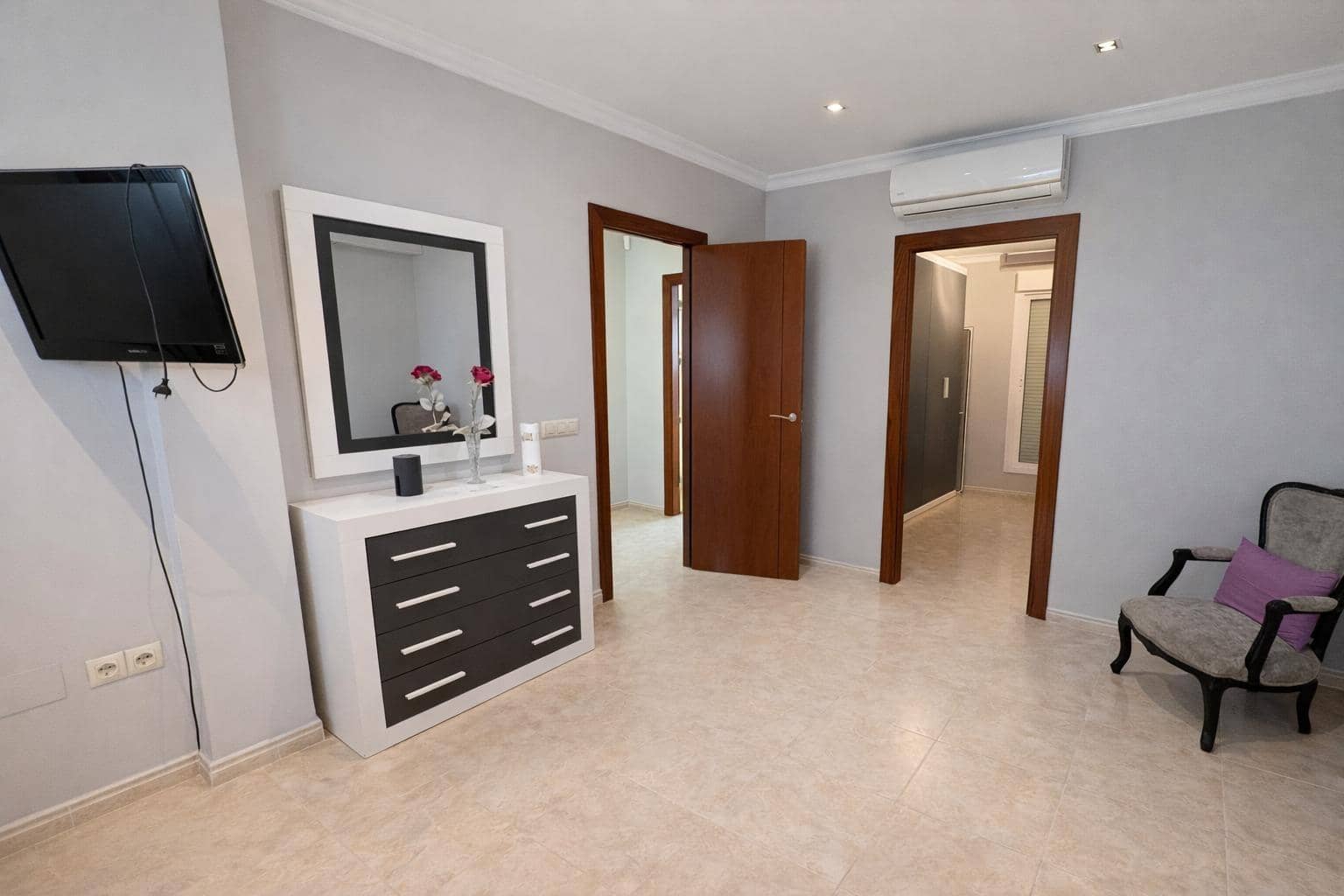 4 soverom Rekkehus til salgs i Roquetas de Mar med garasje - € 210 000 (Ref: 9752146)