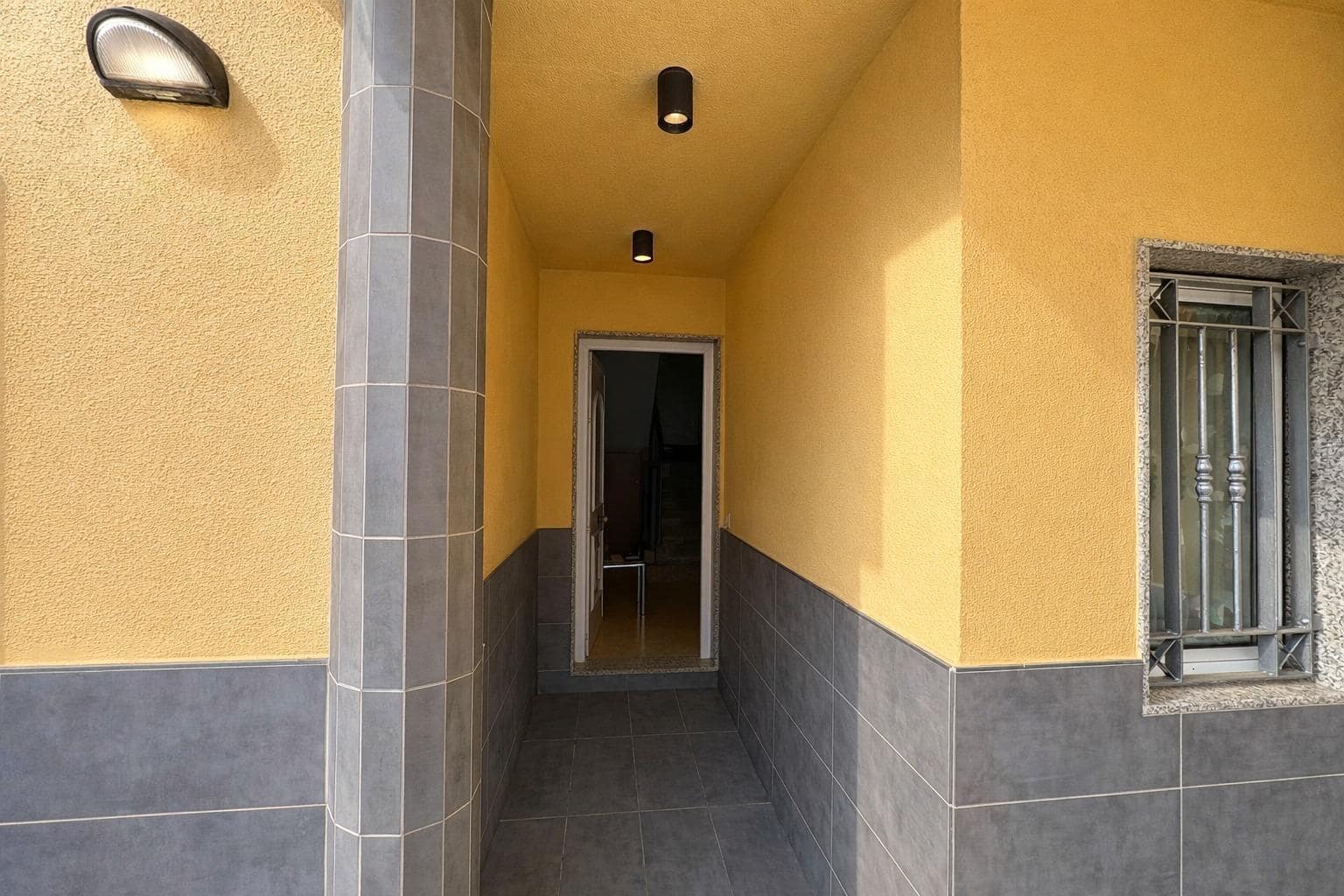 4 soverom Rekkehus til salgs i Roquetas de Mar med garasje - € 210 000 (Ref: 9752146)