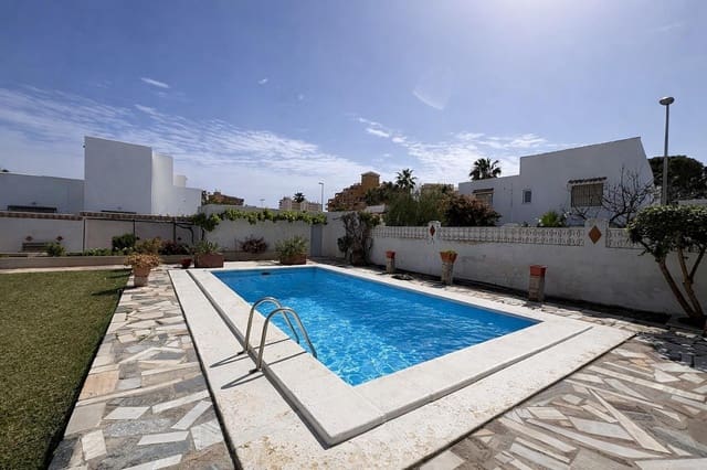 7 Zimmer Villa zu verkaufen in Roquetas de Mar mit Pool Garage - 500.000 € (Ref: 9755826)