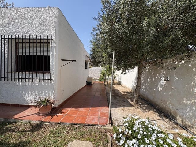 7 Zimmer Villa zu verkaufen in Roquetas de Mar mit Pool Garage - 500.000 € (Ref: 9755826)