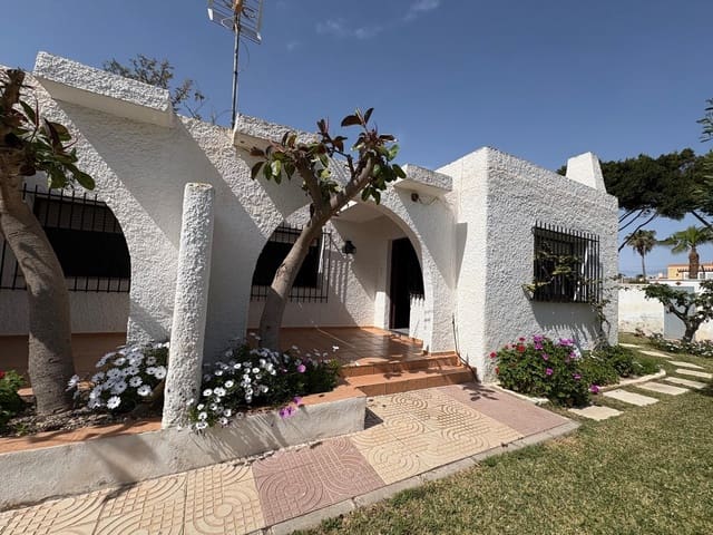 7 Zimmer Villa zu verkaufen in Roquetas de Mar mit Pool Garage - 500.000 € (Ref: 9755826)