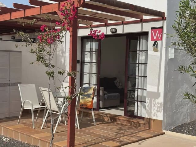1 bedroom Flat for sale in Antigua with pool - € 180,000 (Ref: 10147416)