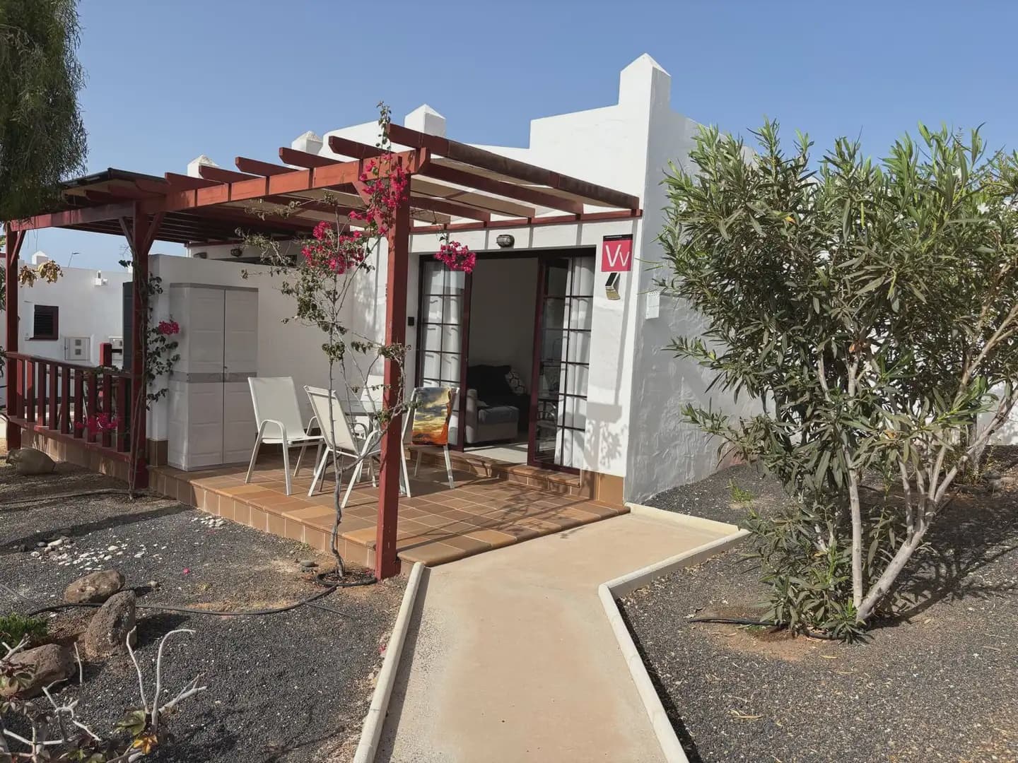 1 bedroom Flat for sale in Antigua with pool - € 180,000 (Ref: 10147416)