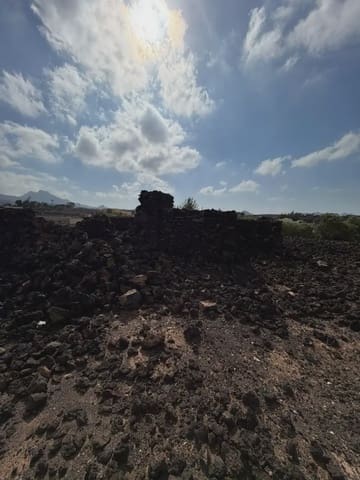 Ubebygd land til salgs i Tuineje - € 120 000 (Ref: 10165397)
