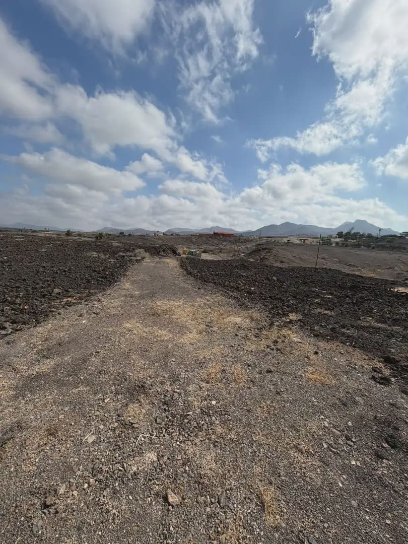 Ubebygd land til salgs i Tuineje - € 120 000 (Ref: 10165397)