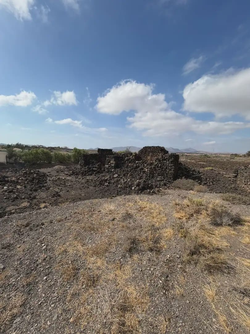 Ubebygd land til salgs i Tuineje - € 120 000 (Ref: 10165397)