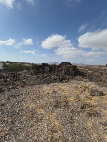 Ubebygd land til salgs i Tuineje - € 120 000 (Ref: 10165397)