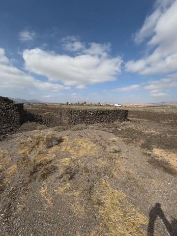 Ubebygd land til salgs i Tuineje - € 120 000 (Ref: 10165397)