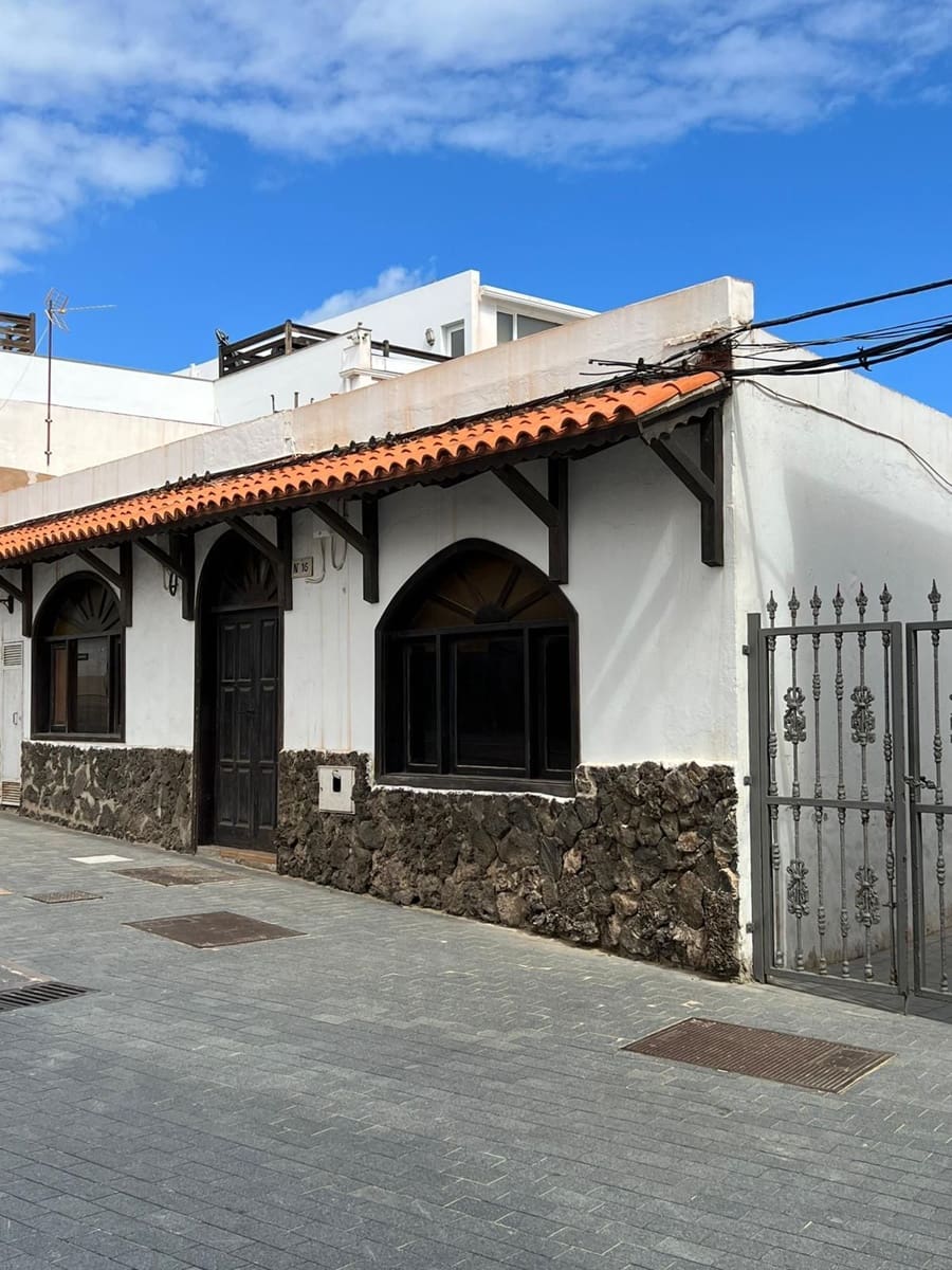 Kommersiell til salgs i Corralejo - € 900 000 (Ref: 6771605)