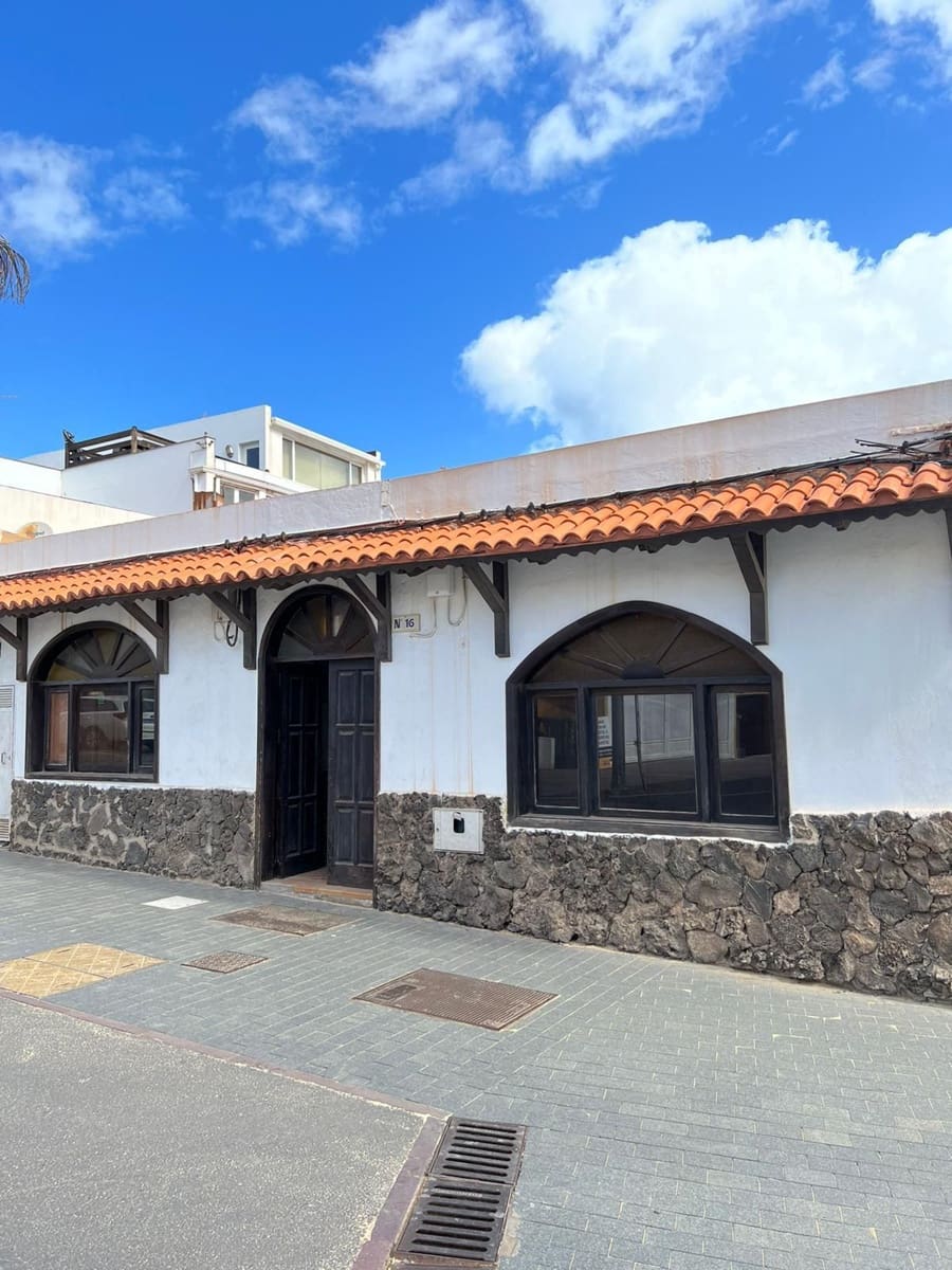 Kommersiell til salgs i Corralejo - € 900 000 (Ref: 6771605)