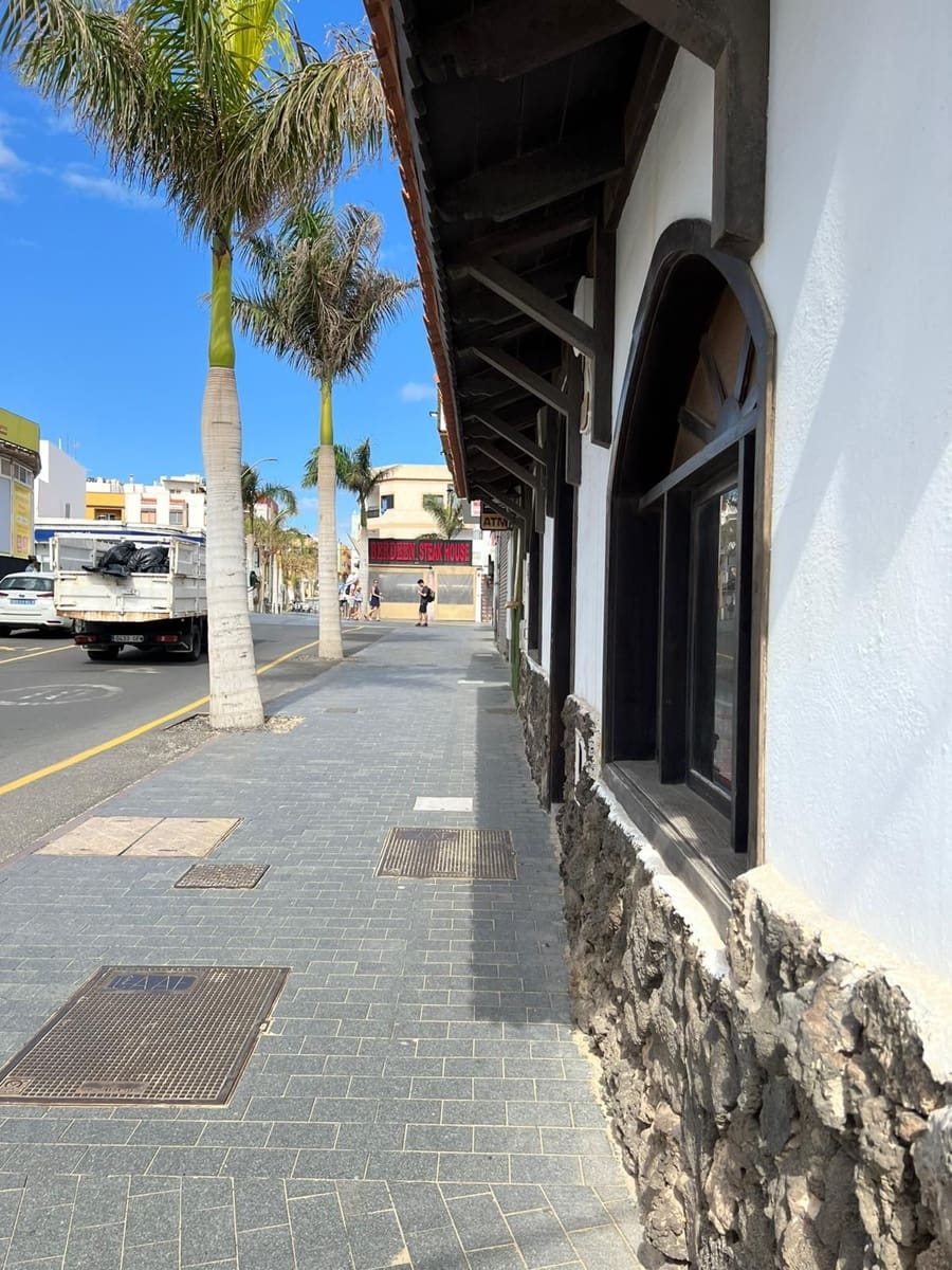 Kommersiell til salgs i Corralejo - € 900 000 (Ref: 6771605)