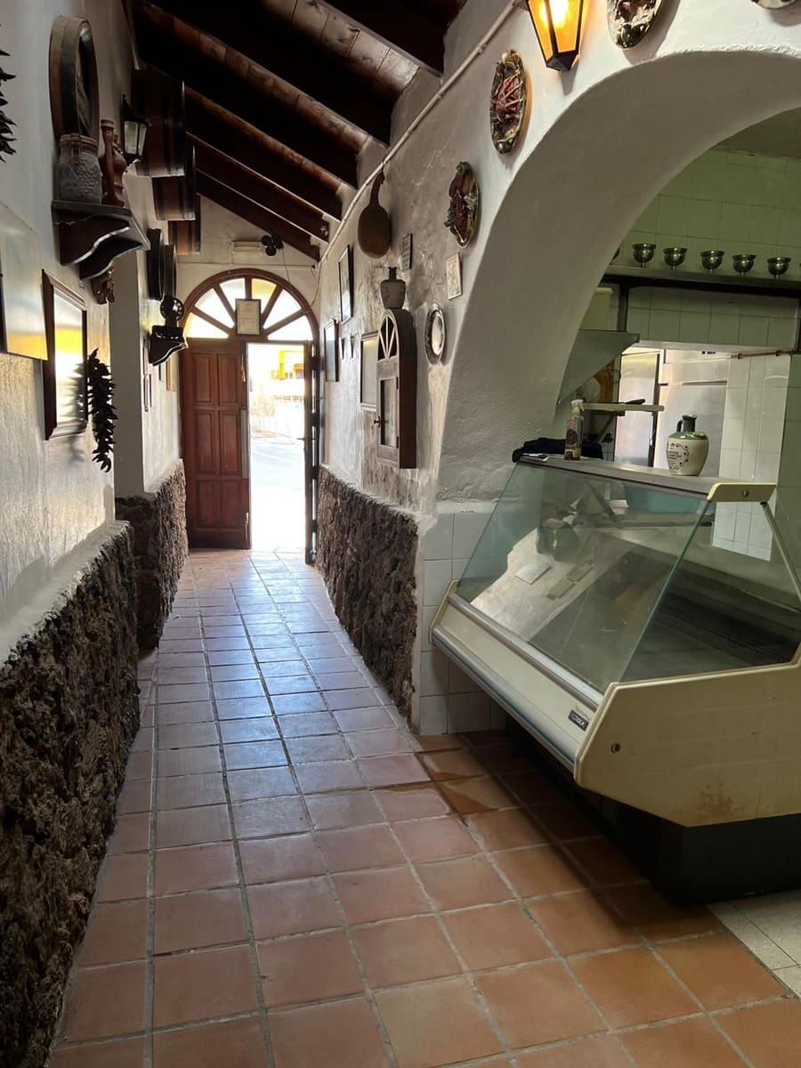 Kommersiell til salgs i Corralejo - € 900 000 (Ref: 6771605)