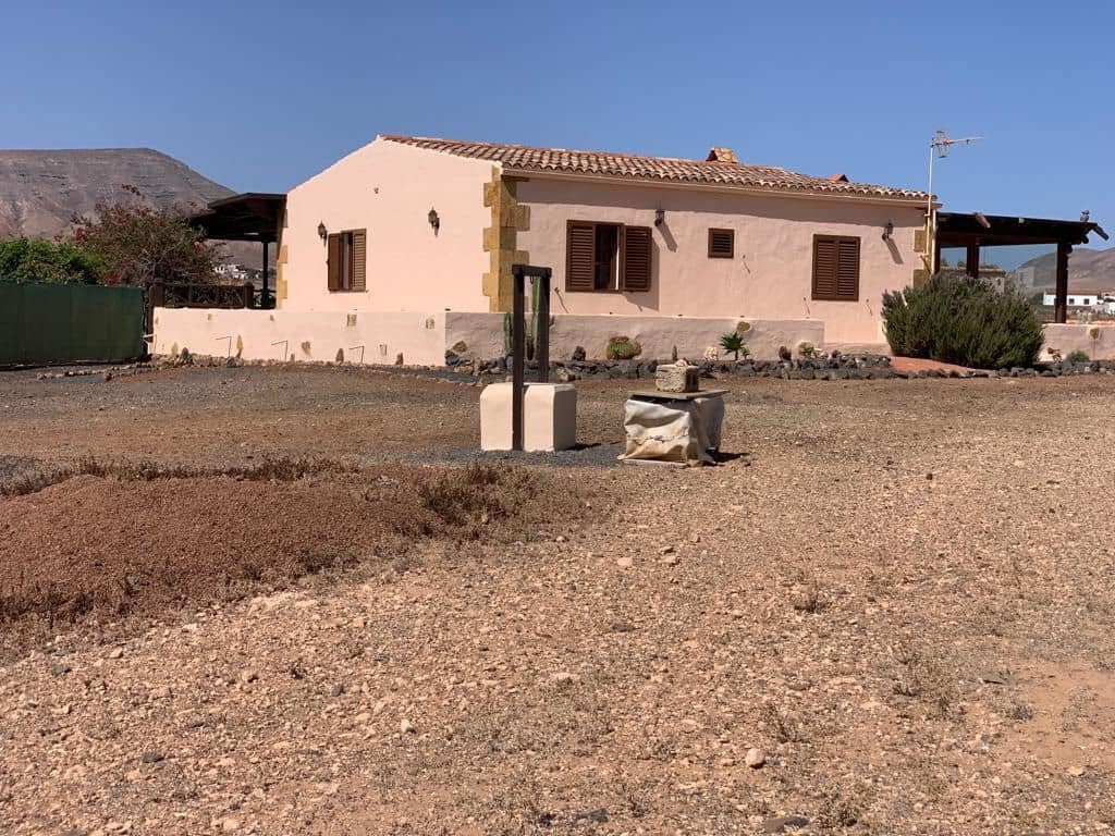 3 soverom Finca/Herregård til salgs i Puerto del Rosario med garasje - € 595 000 (Ref: 7581961)