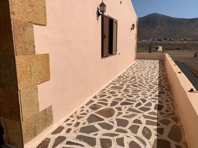 3 bedroom Finca/Country House for sale in Puerto del Rosario with garage - € 595,000 (Ref: 7581961)