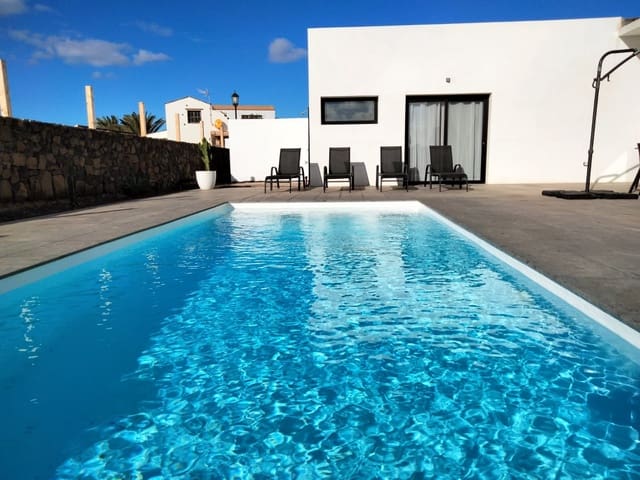 3 quarto Moradia para venda em La Oliva com piscina - 850 000 € (Ref: 8338116)