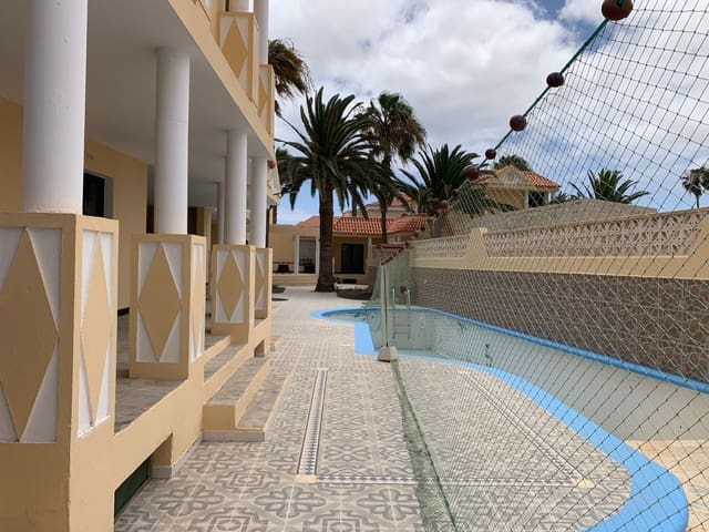 5 soveværelse Villa til salg i Corralejo, La Oliva med swimmingpool garage - € 1.780.000 (Ref: 8370328)