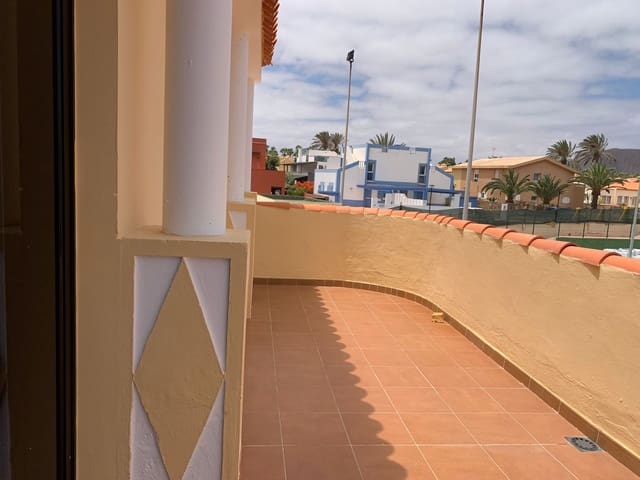 5 soveværelse Villa til salg i Corralejo, La Oliva med swimmingpool garage - € 1.780.000 (Ref: 8370328)