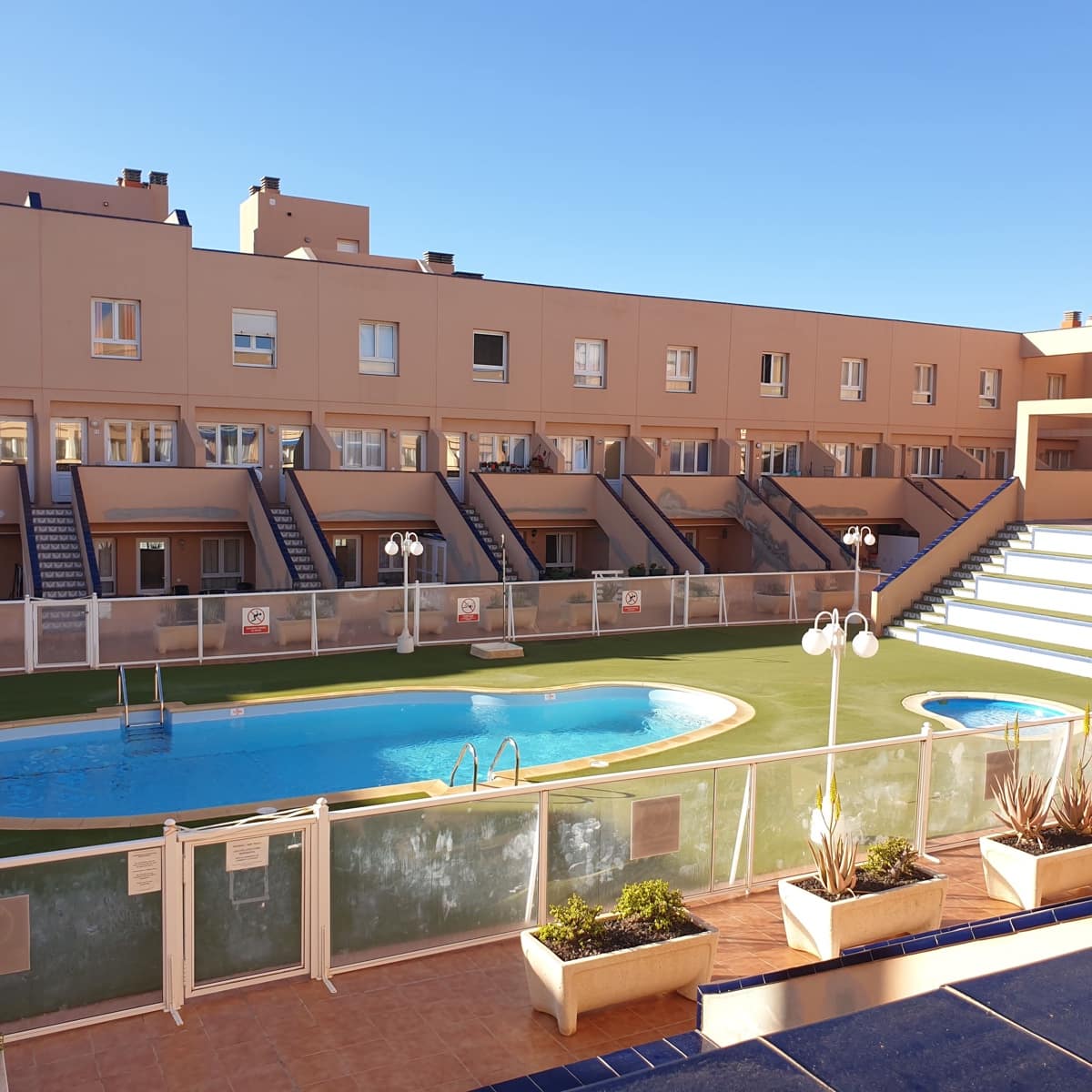 2 chambre Villa/Maison Mitoyenne à vendre à Corralejo avec piscine - 289 000 € (Ref: 8387479)