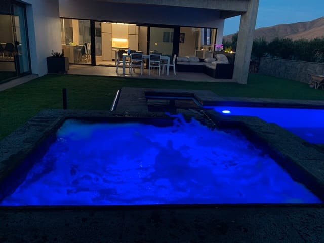 3 quarto Moradia para venda em Triquivijate, Antigua com piscina - 898 000 € (Ref: 8459136)