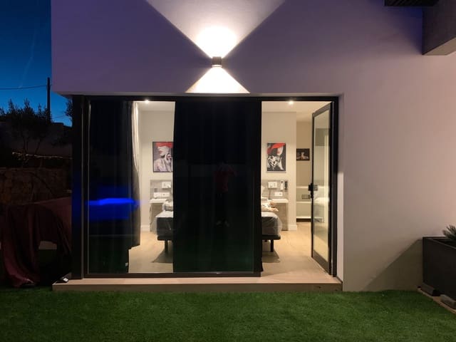 3 quarto Moradia para venda em Triquivijate, Antigua com piscina - 898 000 € (Ref: 8459136)