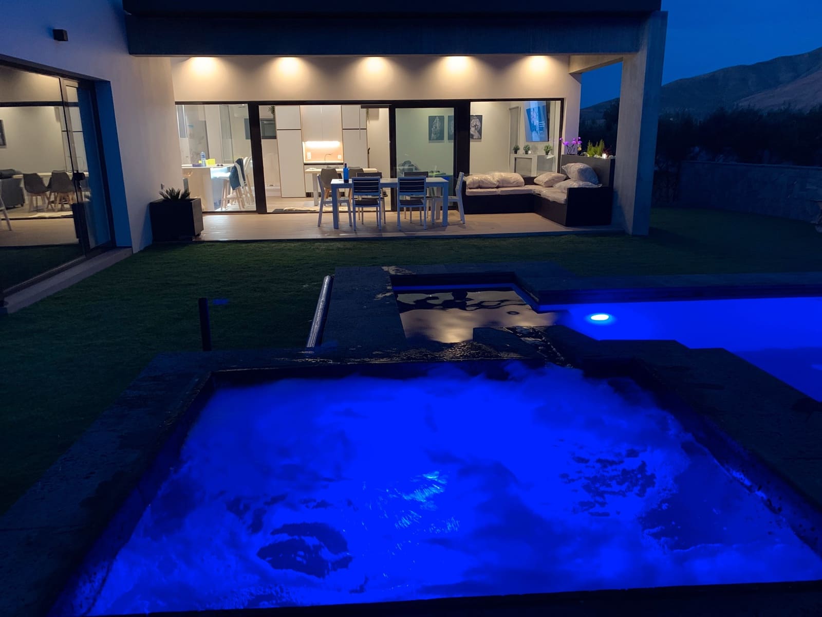 3 soveværelse Villa til salg i Triquivijate med swimmingpool - € 898.000 (Ref: 8459136)