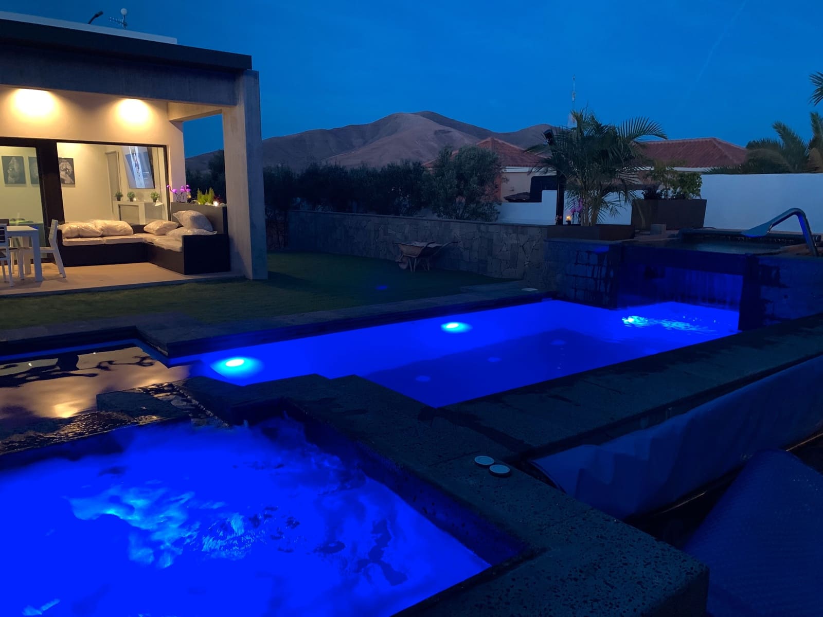 3 soveværelse Villa til salg i Triquivijate med swimmingpool - € 898.000 (Ref: 8459136)