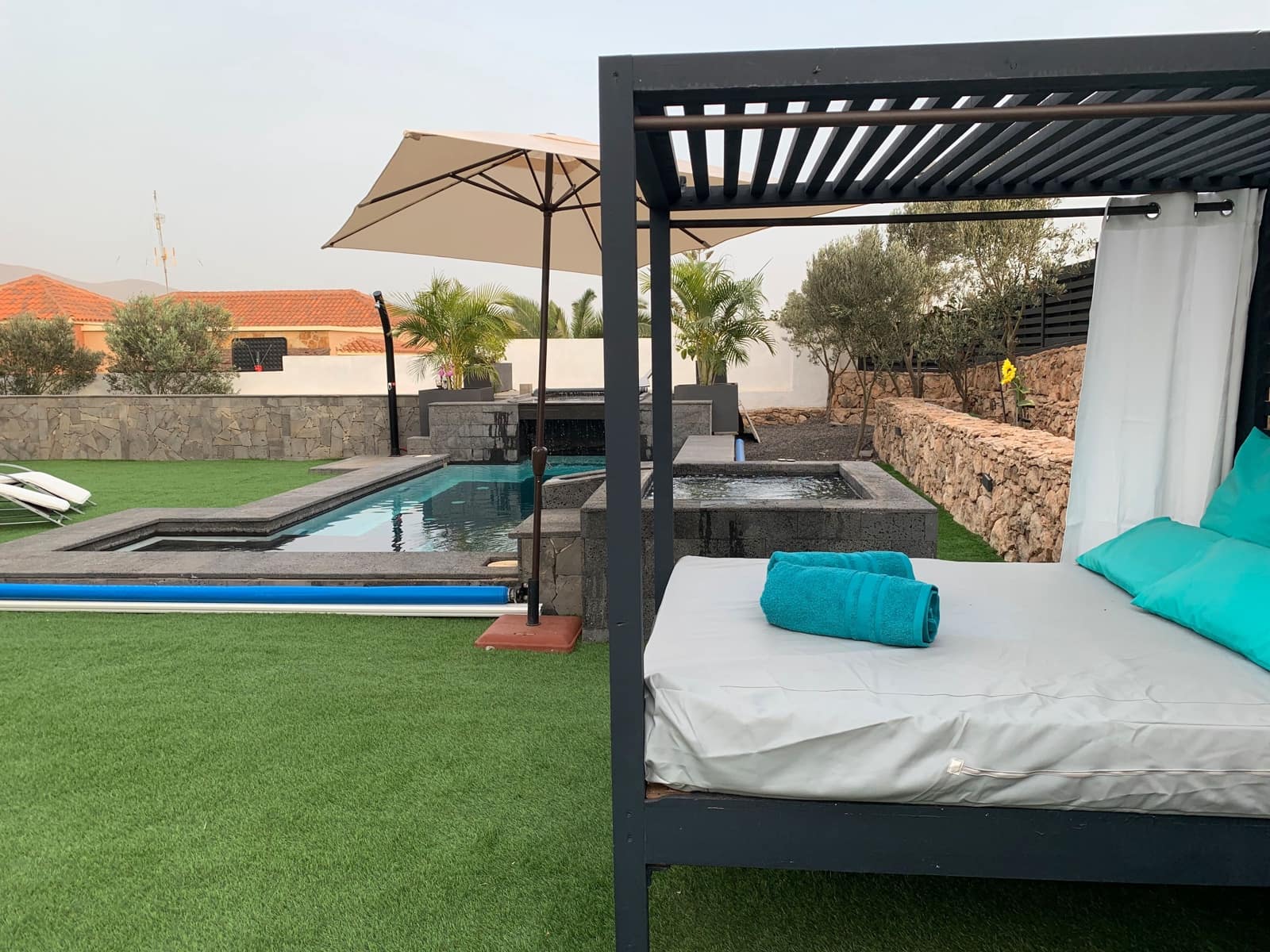 3 soveværelse Villa til salg i Triquivijate med swimmingpool - € 898.000 (Ref: 8459136)