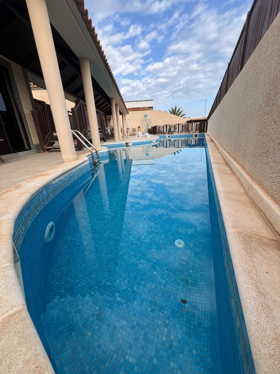 7 soveværelse Villa til salg i Puerto del Rosario med swimmingpool garage - € 850.000 (Ref: 8654167)