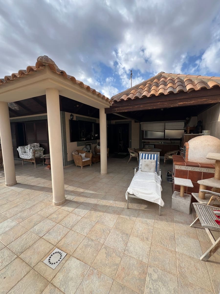 7 soveværelse Villa til salg i Puerto del Rosario med swimmingpool garage - € 850.000 (Ref: 8654167)