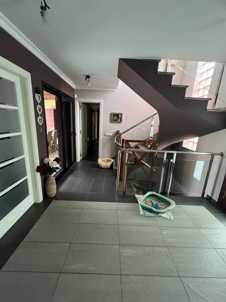 7 soveværelse Villa til salg i Puerto del Rosario med swimmingpool garage - € 850.000 (Ref: 8654167)