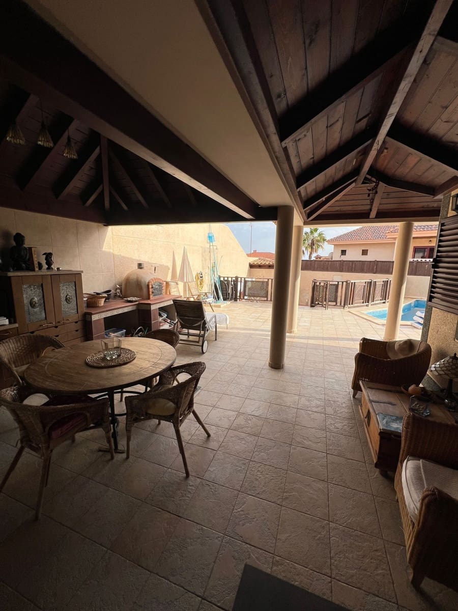 7 soveværelse Villa til salg i Puerto del Rosario med swimmingpool garage - € 850.000 (Ref: 8654167)