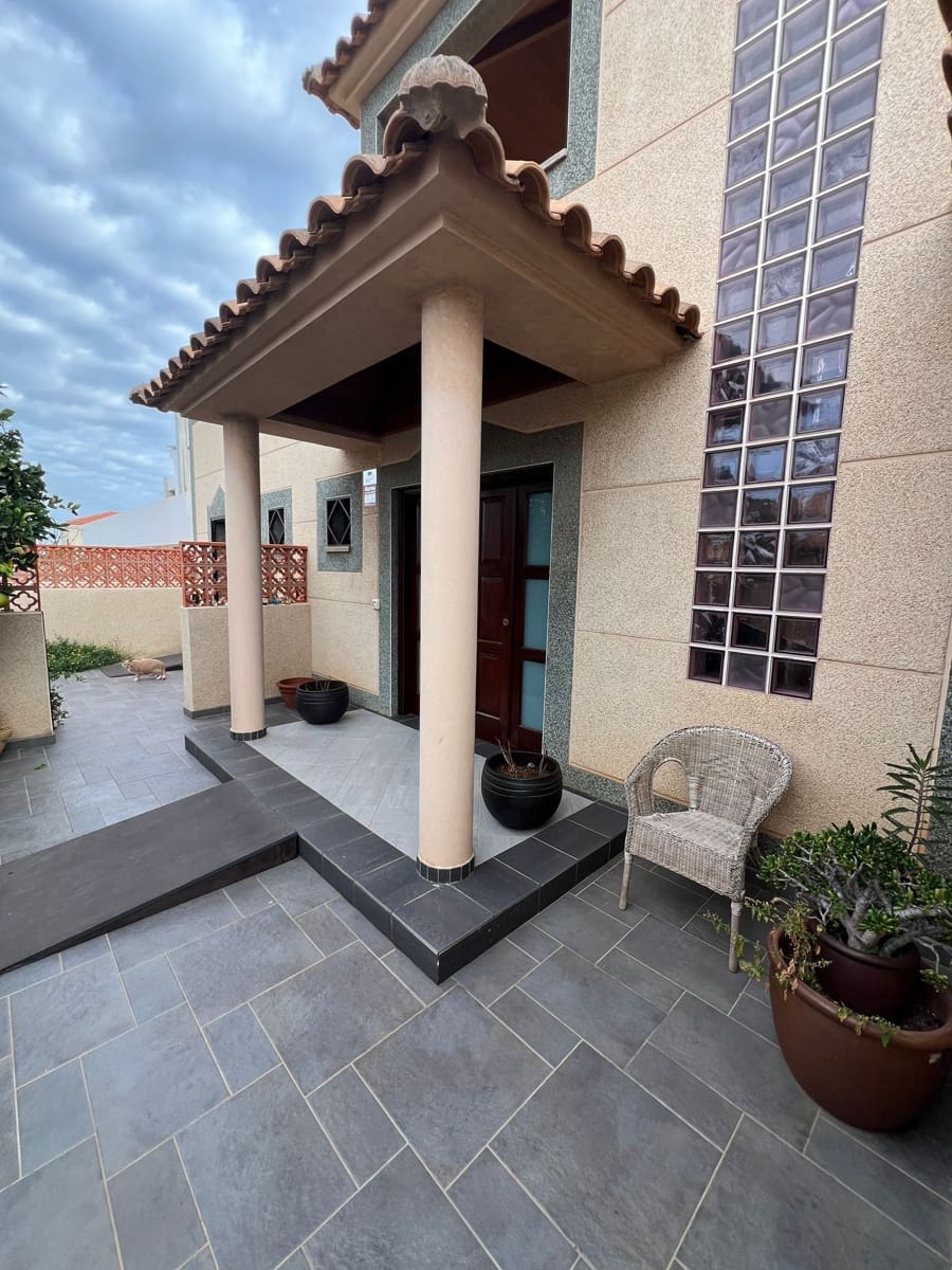 7 soveværelse Villa til salg i Puerto del Rosario med swimmingpool garage - € 850.000 (Ref: 8654167)