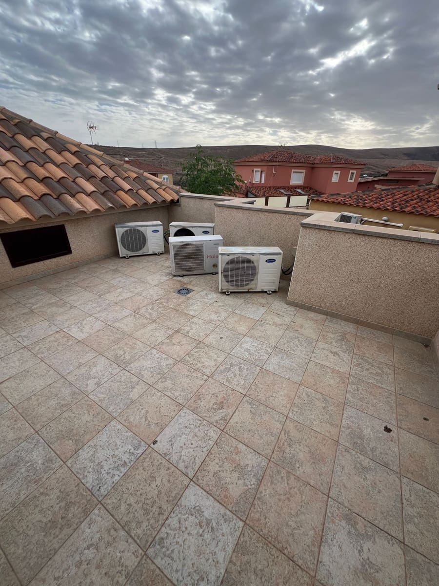 7 soveværelse Villa til salg i Puerto del Rosario med swimmingpool garage - € 850.000 (Ref: 8654167)