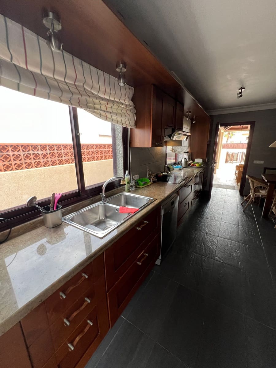 7 soveværelse Villa til salg i Puerto del Rosario med swimmingpool garage - € 850.000 (Ref: 8654167)